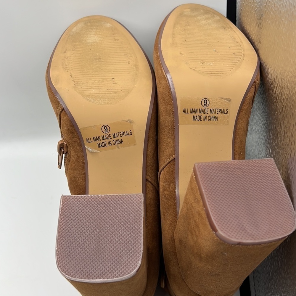 Venus Block Heel Bootie. Rust Size 9 - Picture 5 of 6